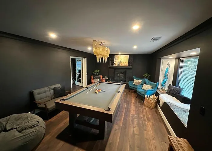 Bluejay Woods Retreat *